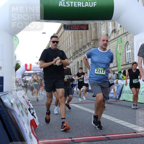 07.09.2025 - BARMER Alsterlauf Strokosch-Dieckow http://msf.ph/oto/8722937 07.09.2025 10:02:45 Ziel 2036, 2217, 2273, 2274, 2346, 2347, 2589, 2595, 2623, 2726, 2885, 2902, 2952, 3226, 3431, 3747, 3826, 3937, 4027, 4170, 4232, 4266, 4454, 4557, 4823, 4861, 5512, 5556, 5857, 5859, 5891, 6091, 6147, 6155, 8010, 8429 meine-sportfotos.de