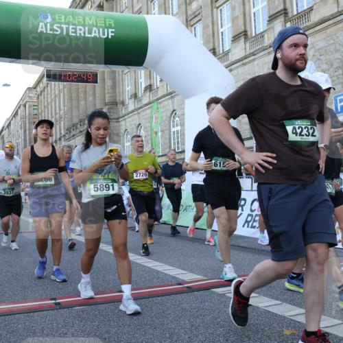 07.09.2025 - BARMER Alsterlauf Strokosch-Dieckow http://msf.ph/oto/8722947 07.09.2025 10:02:47 Ziel 2036, 2217, 2273, 2274, 2346, 2589, 2595, 2623, 2693, 2726, 2811, 2885, 2902, 2952, 3226, 3431, 3747, 3865, 3937, 4027, 4163, 4170, 4232, 4266, 4454, 4557, 4823, 4861, 5259, 5512, 5540, 5556, 5794, 5859, 5891, 6147, 6155, 8010, 8429 meine-sportfotos.de