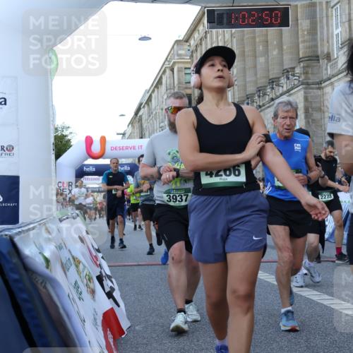 07.09.2025 - BARMER Alsterlauf Strokosch-Dieckow http://msf.ph/oto/8722950 07.09.2025 10:02:48 Ziel 2036, 2217, 2273, 2274, 2346, 2589, 2595, 2623, 2693, 2726, 2811, 2885, 2902, 2952, 3226, 3747, 3865, 3937, 3967, 4027, 4163, 4170, 4232, 4266, 4454, 4557, 4823, 5259, 5512, 5540, 5556, 5794, 5859, 6147, 6155, 8010, 8429 meine-sportfotos.de