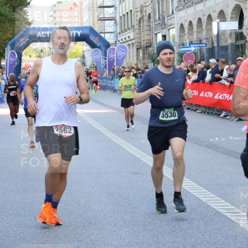 07.09.2025 - BARMER Alsterlauf Strokosch-Dieckow http://msf.ph/oto/8722954 07.09.2025 09:53:08 Ziel 2028, 2032, 2173, 2229, 2365, 2369, 2390, 2454, 3421, 3589, 3705, 4078, 4339, 4504, 4578, 4625, 4834, 4889, 5002, 5218, 5553, 5603, 5686, 5694, 5701, 5742, 6010, 6333, 8268 meine-sportfotos.de