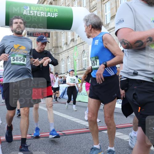 07.09.2025 - BARMER Alsterlauf Strokosch-Dieckow http://msf.ph/oto/8722956 07.09.2025 10:02:51 Ziel 2036, 2273, 2274, 2589, 2595, 2623, 2693, 2726, 2811, 2885, 2902, 3111, 3113, 3210, 3226, 3235, 3747, 3865, 3937, 3967, 4038, 4163, 4266, 4454, 4476, 4493, 4494, 4557, 4823, 5259, 5482, 5540, 5556, 5672, 5794, 5859, 6147, 8010, 8429 meine-sportfotos.de