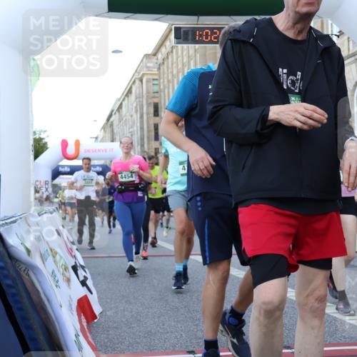 07.09.2025 - BARMER Alsterlauf Strokosch-Dieckow http://msf.ph/oto/8722960 07.09.2025 10:02:53 Ziel 2036, 2138, 2273, 2589, 2595, 2623, 2693, 2811, 2885, 2902, 3082, 3111, 3113, 3210, 3235, 3865, 3967, 4038, 4163, 4411, 4454, 4476, 4493, 4494, 4823, 4982, 5259, 5454, 5482, 5540, 5556, 5672, 5794, 5859, 6147, 8010, 8420, 8429 meine-sportfotos.de