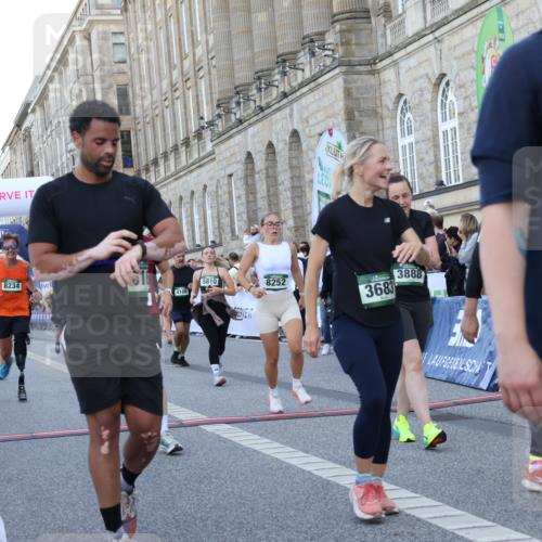 07.09.2025 - BARMER Alsterlauf Strokosch-Dieckow http://msf.ph/oto/8723006 07.09.2025 10:03:14 Ziel 2539, 2898, 3522, 3682, 3683, 3805, 3888, 4085, 4106, 4562, 4596, 4735, 4836, 5564, 5656, 5809, 5810, 6164, 6349, 8234, 8252, 8416 meine-sportfotos.de