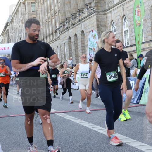07.09.2025 - BARMER Alsterlauf Strokosch-Dieckow http://msf.ph/oto/8723007 07.09.2025 10:03:14 Ziel 2539, 2898, 3522, 3682, 3683, 3805, 3888, 4085, 4106, 4562, 4596, 4735, 4836, 5564, 5656, 5809, 5810, 6164, 6349, 8234, 8252, 8416 meine-sportfotos.de