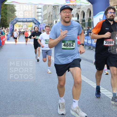 07.09.2025 - BARMER Alsterlauf Strokosch-Dieckow http://msf.ph/oto/8723015 07.09.2025 09:52:59 Ziel 2028, 2032, 2173, 2229, 2365, 2369, 2454, 2896, 3421, 3657, 3705, 4078, 4339, 4460, 4504, 4578, 4889, 5002, 5015, 5164, 5165, 5218, 5603, 5654, 5686, 5701, 5742, 5968, 6010, 8231, 8302 meine-sportfotos.de