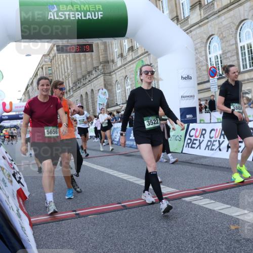 07.09.2025 - BARMER Alsterlauf Strokosch-Dieckow http://msf.ph/oto/8723016 07.09.2025 10:03:17 Ziel 2298, 2898, 3433, 3506, 3522, 3773, 3805, 3888, 4106, 4172, 4562, 4596, 4836, 5564, 5656, 5810, 5999, 6349, 8234, 8252 meine-sportfotos.de