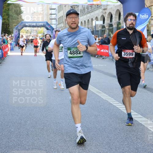 07.09.2025 - BARMER Alsterlauf Strokosch-Dieckow http://msf.ph/oto/8723025 07.09.2025 09:52:59 Ziel 2028, 2032, 2173, 2229, 2365, 2369, 2454, 2896, 3421, 3657, 3705, 4078, 4339, 4460, 4504, 4578, 4889, 5002, 5015, 5164, 5165, 5218, 5603, 5654, 5686, 5701, 5742, 5968, 6010, 8231, 8302 meine-sportfotos.de
