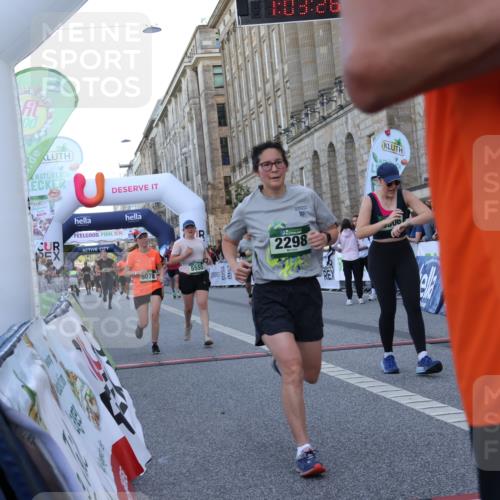 07.09.2025 - BARMER Alsterlauf Strokosch-Dieckow http://msf.ph/oto/8723030 07.09.2025 10:03:25 Ziel 2298, 2334, 2393, 3225, 3433, 3506, 3773, 4172, 4596, 5078, 5151, 5555, 5665, 5999 meine-sportfotos.de