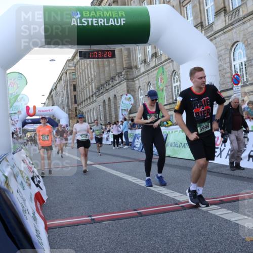 07.09.2025 - BARMER Alsterlauf Strokosch-Dieckow http://msf.ph/oto/8723034 07.09.2025 10:03:26 Ziel 2294, 2298, 2334, 2393, 3225, 3433, 3506, 3773, 4172, 5078, 5151, 5555, 5665, 5999 meine-sportfotos.de