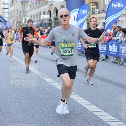 07.09.2025 - BARMER Alsterlauf Strokosch-Dieckow http://msf.ph/oto/8723042 07.09.2025 09:52:57 Ziel 2028, 2032, 2173, 2229, 2365, 2454, 2896, 3421, 3657, 3705, 4078, 4339, 4460, 4504, 4578, 4889, 5002, 5015, 5164, 5165, 5218, 5603, 5654, 5686, 5701, 5742, 5968, 6010, 8231, 8302 meine-sportfotos.de