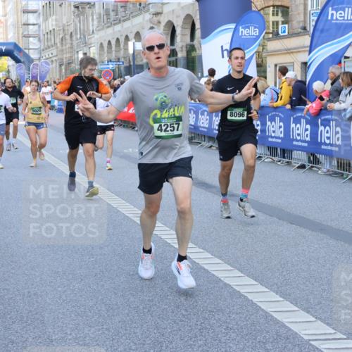 07.09.2025 - BARMER Alsterlauf Strokosch-Dieckow http://msf.ph/oto/8723056 07.09.2025 09:52:57 Ziel 2028, 2032, 2173, 2229, 2365, 2454, 2896, 3421, 3657, 3705, 4078, 4339, 4460, 4504, 4578, 4889, 5002, 5015, 5164, 5165, 5218, 5603, 5654, 5686, 5701, 5742, 5968, 6010, 8231, 8302 meine-sportfotos.de