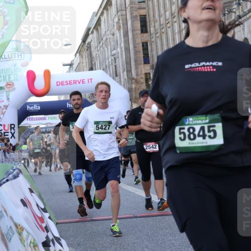 07.09.2025 - BARMER Alsterlauf Strokosch-Dieckow http://msf.ph/oto/8723058 07.09.2025 10:03:37 Ziel 2020, 2294, 2334, 2482, 2542, 2947, 3053, 3708, 4096, 4812, 4960, 5427, 5522, 5781, 5804, 5845, 6207, 8271, 8349, 8452 meine-sportfotos.de