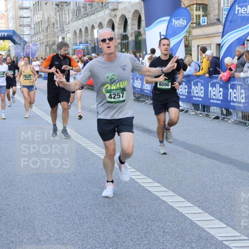 07.09.2025 - BARMER Alsterlauf Strokosch-Dieckow http://msf.ph/oto/8723060 07.09.2025 09:52:57 Ziel 2028, 2032, 2173, 2229, 2365, 2454, 2896, 3421, 3657, 3705, 4078, 4339, 4460, 4504, 4578, 4889, 5002, 5015, 5164, 5165, 5218, 5603, 5654, 5686, 5701, 5742, 5968, 6010, 8231, 8302 meine-sportfotos.de