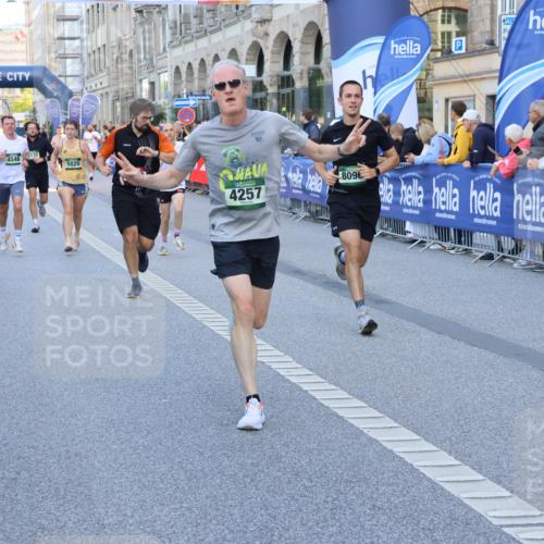 07.09.2025 - BARMER Alsterlauf Strokosch-Dieckow http://msf.ph/oto/8723067 07.09.2025 09:52:57 Ziel 2028, 2032, 2173, 2229, 2365, 2454, 2896, 3421, 3657, 3705, 4078, 4339, 4460, 4504, 4578, 4889, 5002, 5015, 5164, 5165, 5218, 5603, 5654, 5686, 5701, 5742, 5968, 6010, 8231, 8302 meine-sportfotos.de