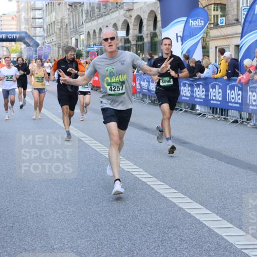 07.09.2025 - BARMER Alsterlauf Strokosch-Dieckow http://msf.ph/oto/8723071 07.09.2025 09:52:57 Ziel 2028, 2032, 2173, 2229, 2365, 2454, 2896, 3421, 3657, 3705, 4078, 4339, 4460, 4504, 4578, 4889, 5002, 5015, 5164, 5165, 5218, 5603, 5654, 5686, 5701, 5742, 5968, 6010, 8231, 8302 meine-sportfotos.de