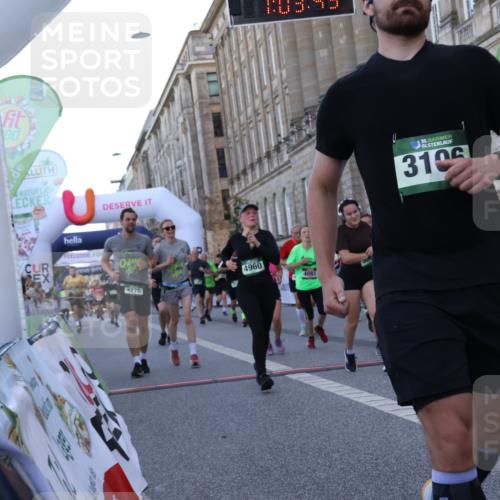 07.09.2025 - BARMER Alsterlauf Strokosch-Dieckow http://msf.ph/oto/8723076 07.09.2025 10:03:43 Ziel 2020, 2039, 2248, 2304, 2482, 2542, 2814, 2818, 2947, 3137, 3229, 3237, 3238, 3240, 3708, 4093, 4096, 4180, 4191, 4276, 4278, 4643, 4669, 4812, 4960, 4973, 5007, 5427, 5522, 8271, 8349, 8452 meine-sportfotos.de