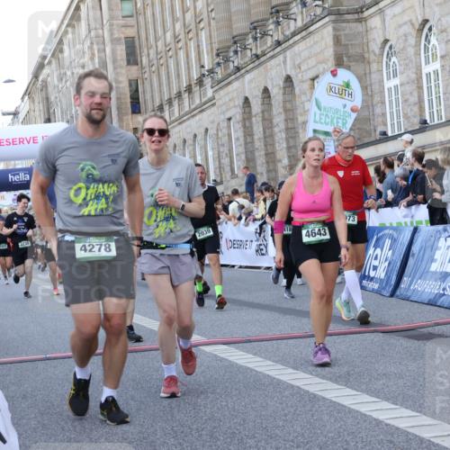 07.09.2025 - BARMER Alsterlauf Strokosch-Dieckow http://msf.ph/oto/8723083 07.09.2025 10:03:46 Ziel 2039, 2248, 2304, 2482, 2814, 2818, 2947, 3137, 3229, 3237, 3238, 3240, 4093, 4096, 4180, 4191, 4276, 4278, 4301, 4643, 4669, 4812, 4960, 4973, 5007, 5483, 5485, 5522, 5531, 8349, 8452 meine-sportfotos.de