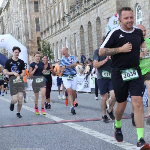 07.09.2025 - BARMER Alsterlauf Strokosch-Dieckow http://msf.ph/oto/8723092 07.09.2025 10:03:49 Ziel 2039, 2248, 2304, 2814, 2818, 3137, 3229, 3237, 3238, 3240, 4093, 4180, 4191, 4276, 4278, 4292, 4301, 4643, 4669, 4960, 4973, 5007, 5039, 5483, 5485, 5522, 5531, 5733, 8349, 8386, 8452 meine-sportfotos.de