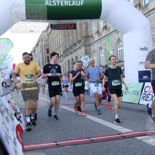 07.09.2025 - BARMER Alsterlauf Strokosch-Dieckow http://msf.ph/oto/8723099 07.09.2025 10:03:51 Ziel 2039, 2248, 2304, 2814, 2818, 3137, 3229, 3237, 3238, 3240, 4180, 4191, 4292, 4301, 4669, 4973, 5007, 5039, 5483, 5485, 5531, 5554, 5733, 5856, 6041, 6280, 8386 meine-sportfotos.de