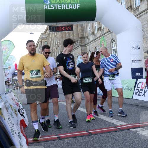 07.09.2025 - BARMER Alsterlauf Strokosch-Dieckow http://msf.ph/oto/8723103 07.09.2025 10:03:52 Ziel 2039, 2248, 2304, 2814, 2818, 3137, 3229, 3237, 3238, 3240, 4180, 4191, 4292, 4301, 4669, 5007, 5039, 5483, 5485, 5531, 5554, 5733, 5856, 6041, 6280, 8386 meine-sportfotos.de