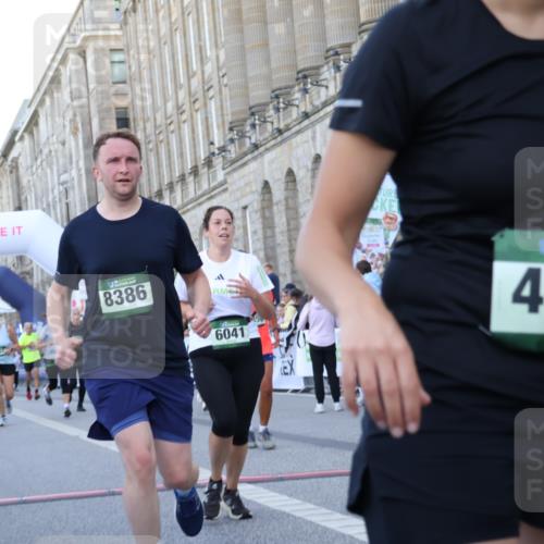 07.09.2025 - BARMER Alsterlauf Strokosch-Dieckow http://msf.ph/oto/8723106 07.09.2025 10:03:57 Ziel 2061, 3104, 3941, 4292, 4301, 4451, 5039, 5483, 5485, 5531, 5554, 5733, 5736, 5771, 5856, 6041, 6280, 8160, 8177, 8386 meine-sportfotos.de
