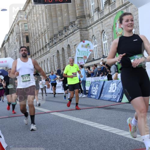 07.09.2025 - BARMER Alsterlauf Strokosch-Dieckow http://msf.ph/oto/8723126 07.09.2025 10:04:05 Ziel 2061, 2092, 2306, 2326, 2370, 2371, 2455, 2459, 2506, 3073, 3095, 3104, 3233, 3288, 3941, 3962, 3978, 4117, 4451, 5320, 5695, 5736, 5771, 8160, 8172, 8177, 8216 meine-sportfotos.de