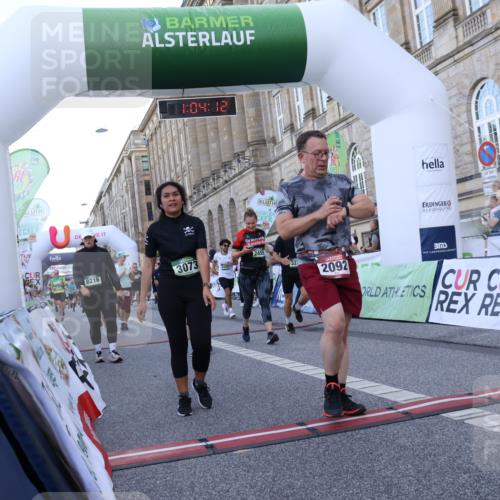 07.09.2025 - BARMER Alsterlauf Strokosch-Dieckow http://msf.ph/oto/8723144 07.09.2025 10:04:10 Ziel 2045, 2046, 2092, 2107, 2306, 2326, 2370, 2371, 2455, 2459, 2506, 3073, 3095, 3233, 3288, 3352, 3610, 3809, 3832, 3962, 3978, 4074, 4117, 4323, 4662, 4822, 5225, 5320, 5695, 5800, 6002, 6153, 6279, 8172, 8216 meine-sportfotos.de