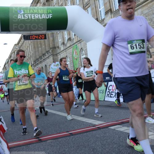 07.09.2025 - BARMER Alsterlauf Strokosch-Dieckow http://msf.ph/oto/8723168 07.09.2025 10:04:18 Ziel 2045, 2046, 2107, 2130, 2644, 2652, 3010, 3272, 3310, 3311, 3352, 3519, 3610, 3719, 3809, 3832, 4074, 4323, 4333, 4662, 4779, 4822, 4868, 4905, 5162, 5225, 5303, 5371, 5689, 5800, 5938, 6002, 6153, 6279 meine-sportfotos.de