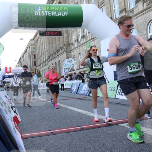 07.09.2025 - BARMER Alsterlauf Strokosch-Dieckow http://msf.ph/oto/8723185 07.09.2025 10:04:26 Ziel 2130, 2644, 2652, 2702, 2709, 3272, 3519, 3745, 3918, 3946, 5303, 5371, 5689, 5938, 6123, 6205, 8041 meine-sportfotos.de