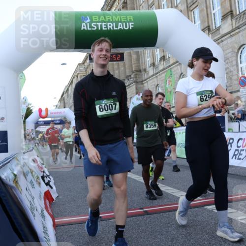 07.09.2025 - BARMER Alsterlauf Strokosch-Dieckow http://msf.ph/oto/8723231 07.09.2025 10:04:50 Ziel 2103, 2112, 2118, 2477, 2600, 2700, 2701, 2859, 2986, 3027, 3281, 3420, 3423, 4392, 4766, 4876, 4877, 5111, 5112, 5236, 5618, 5659, 5923, 6115, 6296, 8027, 8166, 8179, 8180, 8288, 8359, 8443 meine-sportfotos.de