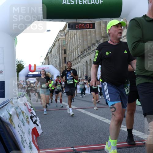 07.09.2025 - BARMER Alsterlauf Strokosch-Dieckow http://msf.ph/oto/8723257 07.09.2025 10:05:01 Ziel 2065, 2113, 2139, 2333, 2366, 2600, 2831, 2833, 2981, 3172, 3173, 3685, 3913, 3960, 4073, 4347, 4372, 4697, 4728, 4730, 4910, 5379, 5521, 5612, 5618, 5640, 5683, 5684, 5844, 6214, 6259, 6265, 8179, 8180 meine-sportfotos.de