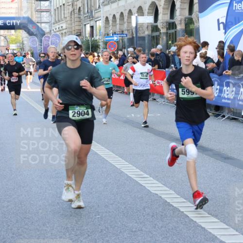 07.09.2025 - BARMER Alsterlauf Strokosch-Dieckow http://msf.ph/oto/8723269 07.09.2025 09:52:33 Ziel 2146, 2494, 2501, 2562, 2894, 3599, 4257, 4546, 4604, 4739, 4740, 4882, 5020, 5156, 5205, 5702, 5869, 6169, 6218, 6222, 8096, 8267 meine-sportfotos.de