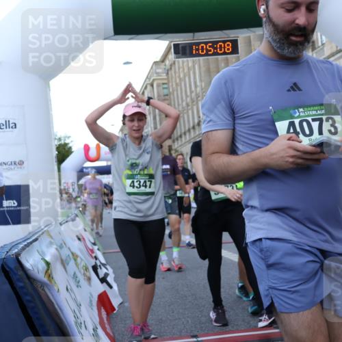 07.09.2025 - BARMER Alsterlauf Strokosch-Dieckow http://msf.ph/oto/8723271 07.09.2025 10:05:06 Ziel 2065, 2113, 2139, 2280, 2333, 2366, 2436, 2643, 2831, 2981, 3172, 3173, 3261, 3685, 3913, 3938, 3960, 4073, 4347, 4372, 4666, 4728, 4730, 4733, 4910, 5379, 5521, 5612, 5640, 5683, 5684, 5844, 6214, 6265, 8206 meine-sportfotos.de