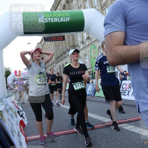 07.09.2025 - BARMER Alsterlauf Strokosch-Dieckow http://msf.ph/oto/8723272 07.09.2025 10:05:07 Ziel 2065, 2113, 2139, 2280, 2333, 2366, 2436, 2643, 2981, 3172, 3173, 3261, 3850, 3913, 3938, 3960, 4073, 4347, 4372, 4648, 4666, 4728, 4730, 4733, 4910, 5379, 5612, 5683, 5684, 5844, 6214, 6265, 6336, 8206 meine-sportfotos.de