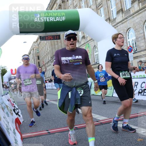 07.09.2025 - BARMER Alsterlauf Strokosch-Dieckow http://msf.ph/oto/8723279 07.09.2025 10:05:09 Ziel 2065, 2113, 2139, 2280, 2333, 2436, 2515, 2551, 2643, 2945, 3172, 3173, 3261, 3850, 3913, 3938, 3954, 4251, 4372, 4648, 4666, 4728, 4730, 4733, 4910, 5379, 5612, 5683, 5684, 5844, 6214, 6265, 6336, 8206, 8243 meine-sportfotos.de