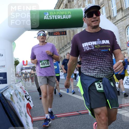 07.09.2025 - BARMER Alsterlauf Strokosch-Dieckow http://msf.ph/oto/8723281 07.09.2025 10:05:10 Ziel 2065, 2280, 2333, 2436, 2515, 2551, 2643, 2945, 3172, 3261, 3850, 3913, 3938, 3954, 4251, 4372, 4648, 4666, 4733, 4910, 5379, 5612, 5683, 5684, 6214, 6265, 6336, 8206, 8243 meine-sportfotos.de