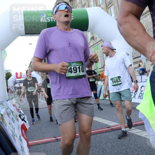 07.09.2025 - BARMER Alsterlauf Strokosch-Dieckow http://msf.ph/oto/8723284 07.09.2025 10:05:10 Ziel 2065, 2280, 2333, 2436, 2515, 2551, 2643, 2945, 3172, 3261, 3850, 3913, 3938, 3954, 4251, 4372, 4648, 4666, 4733, 4910, 5379, 5612, 5683, 5684, 6214, 6265, 6336, 8206, 8243 meine-sportfotos.de