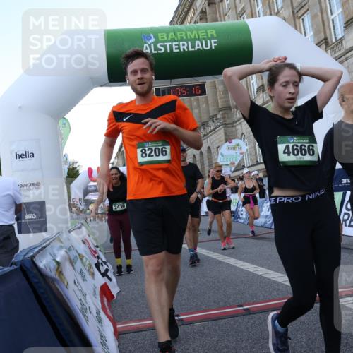 07.09.2025 - BARMER Alsterlauf Strokosch-Dieckow http://msf.ph/oto/8723295 07.09.2025 10:05:15 Ziel 2021, 2280, 2436, 2515, 2551, 2945, 3850, 3938, 3954, 4251, 4648, 4929, 5577, 6336, 8019, 8206, 8243 meine-sportfotos.de