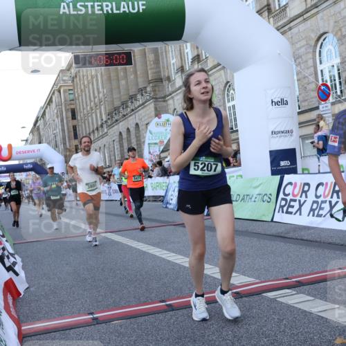 07.09.2025 - BARMER Alsterlauf Strokosch-Dieckow http://msf.ph/oto/8723378 07.09.2025 10:05:58 Ziel 2018, 2884, 3532, 3801, 3930, 4174, 4400, 4775, 4783, 4862, 5207, 5473, 5588, 5627, 5670, 6148, 6245, 8286, 8384, 8453, 8467 meine-sportfotos.de
