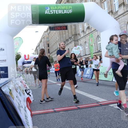 07.09.2025 - BARMER Alsterlauf Strokosch-Dieckow http://msf.ph/oto/8723400 07.09.2025 10:06:08 Ziel 2102, 2163, 2399, 2481, 3019, 3256, 3279, 3645, 4028, 4092, 4310, 4371, 4729, 4777, 4806, 5061, 5229, 5424, 5588, 5616, 5627, 6241, 6245, 6327, 8045, 8190, 8286 meine-sportfotos.de