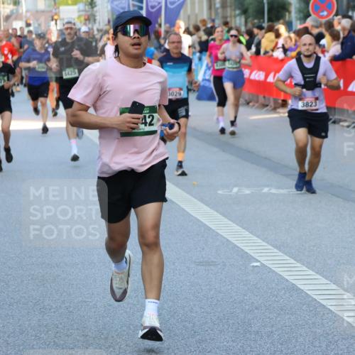 07.09.2025 - BARMER Alsterlauf Strokosch-Dieckow http://msf.ph/oto/8723406 07.09.2025 09:52:07 Ziel 2310, 2565, 2839, 2904, 3959, 4195, 4439, 4478, 4488, 4848, 4880, 4983, 5005, 5453, 5456, 5543, 5585, 5945, 5947, 5948, 5972, 5982, 5997, 6017, 8089, 8273, 8360, 8372 meine-sportfotos.de