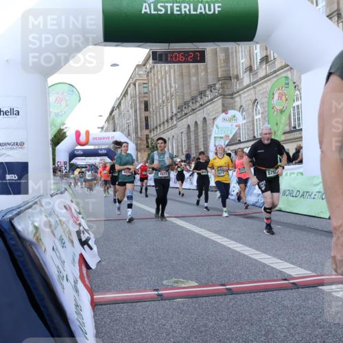 07.09.2025 - BARMER Alsterlauf Strokosch-Dieckow http://msf.ph/oto/8723419 07.09.2025 10:06:25 Ziel 2064, 2435, 2744, 2773, 3015, 3573, 3574, 3839, 3991, 4178, 4179, 4355, 4401, 4465, 5105, 5431, 5432, 5728, 5752, 5787, 5788, 5811, 6221, 8023, 8184, 8185, 8259, 8327 meine-sportfotos.de