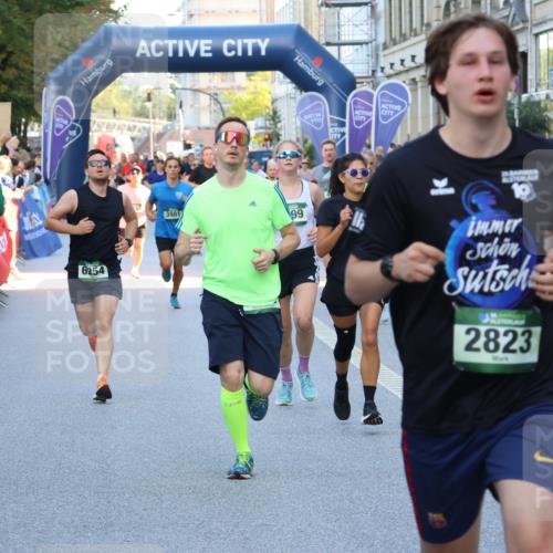 07.09.2025 - BARMER Alsterlauf Strokosch-Dieckow http://msf.ph/oto/8723439 07.09.2025 09:51:58 Ziel 2010, 2398, 2508, 2549, 2565, 2839, 2904, 3959, 4015, 4103, 4158, 4195, 4439, 4488, 4514, 4746, 4848, 4880, 4983, 5005, 5453, 5456, 5585, 5619, 5648, 5945, 5997, 6017, 6288, 8089, 8118, 8273, 8290, 8360 meine-sportfotos.de