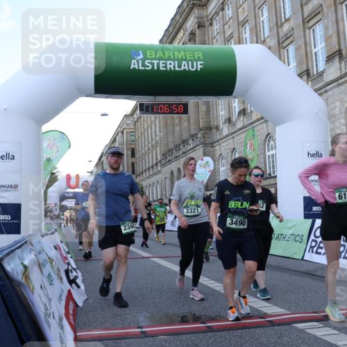 07.09.2025 - BARMER Alsterlauf Strokosch-Dieckow http://msf.ph/oto/8723460 07.09.2025 10:06:56 Ziel 2237, 2254, 2277, 2344, 2467, 2468, 2523, 3212, 3275, 3321, 3345, 3428, 3439, 3490, 4064, 4205, 4272, 4525, 5050, 5217, 5240, 5348, 5759, 6036, 6085, 6149, 6299, 6302, 8076, 8152 meine-sportfotos.de