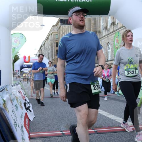 07.09.2025 - BARMER Alsterlauf Strokosch-Dieckow http://msf.ph/oto/8723463 07.09.2025 10:06:58 Ziel 2237, 2254, 2344, 2380, 2467, 2468, 2523, 2795, 3184, 3212, 3275, 3321, 3345, 3428, 3439, 4064, 4205, 4272, 4356, 4525, 5050, 5217, 5348, 5759, 6036, 6149, 6299, 6302, 8076, 8152 meine-sportfotos.de