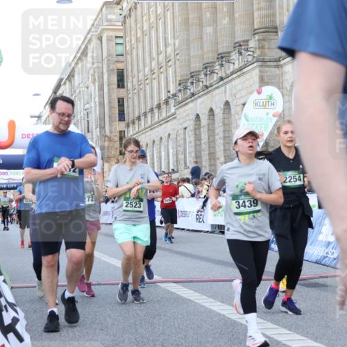 07.09.2025 - BARMER Alsterlauf Strokosch-Dieckow http://msf.ph/oto/8723464 07.09.2025 10:06:58 Ziel 2237, 2254, 2344, 2380, 2467, 2468, 2523, 2795, 3184, 3212, 3275, 3321, 3345, 3428, 3439, 4064, 4205, 4272, 4356, 4525, 5050, 5217, 5348, 5759, 6036, 6149, 6299, 6302, 8076, 8152 meine-sportfotos.de