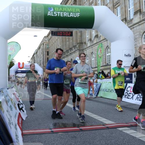 07.09.2025 - BARMER Alsterlauf Strokosch-Dieckow http://msf.ph/oto/8723469 07.09.2025 10:07:00 Ziel 2237, 2254, 2380, 2467, 2468, 2523, 2795, 3184, 3212, 3275, 3428, 3439, 4064, 4272, 4356, 4525, 5050, 5217, 5348, 5759, 6036, 6299, 6302, 6342, 8076 meine-sportfotos.de