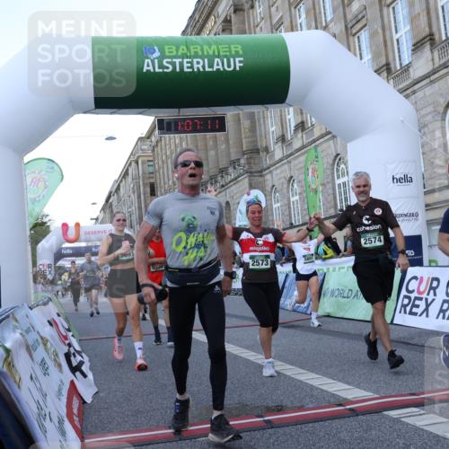 07.09.2025 - BARMER Alsterlauf Strokosch-Dieckow http://msf.ph/oto/8723492 07.09.2025 10:07:09 Ziel 2244, 2380, 2573, 2574, 2795, 3184, 3655, 3691, 3739, 3804, 3810, 3940, 3957, 3958, 4356, 4502, 5510, 5602, 5646, 5801, 5934, 6039, 6342, 8304, 8348 meine-sportfotos.de