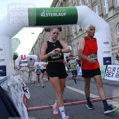 07.09.2025 - BARMER Alsterlauf Strokosch-Dieckow http://msf.ph/oto/8723502 07.09.2025 10:07:12 Ziel 2244, 2573, 2574, 2668, 3655, 3691, 3739, 3804, 3810, 3940, 3957, 3958, 4502, 5510, 5602, 5646, 5801, 5934, 6039, 6342, 8304, 8348 meine-sportfotos.de