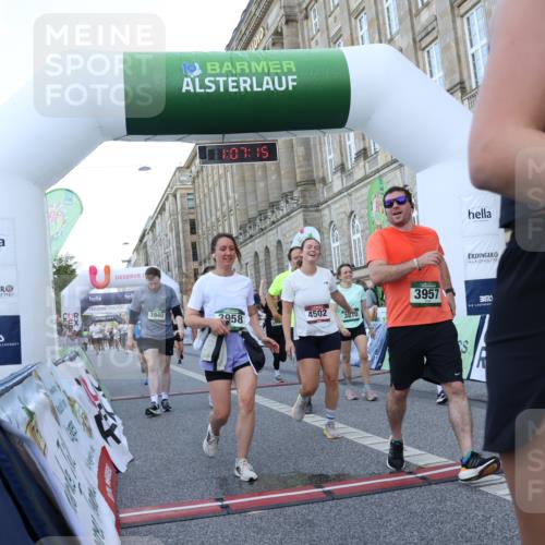 07.09.2025 - BARMER Alsterlauf Strokosch-Dieckow http://msf.ph/oto/8723505 07.09.2025 10:07:13 Ziel 2244, 2573, 2574, 2668, 3655, 3691, 3739, 3804, 3810, 3940, 3957, 3958, 4502, 5510, 5602, 5646, 5801, 5934, 6039, 8304, 8348 meine-sportfotos.de